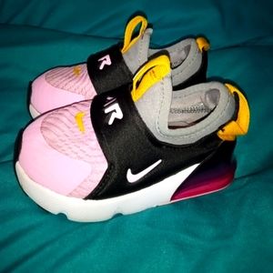 Little girl Nike Air max shoes size 6 FREE SHIPPING